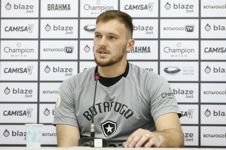 Goleiro Lucas Perri minimiza saída de Jeffinho do Botafogo e elogia o ex-companheiro