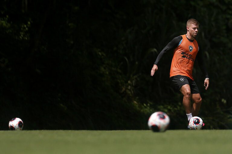 Lucas Fernandes pode reforçar o Botafogo em clássico com o Vasco pelo Carioca