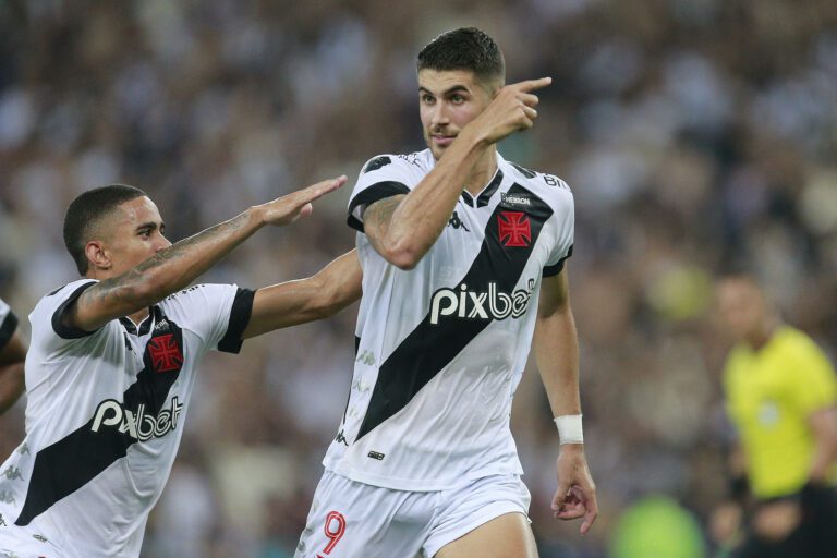Pedro Raul exalta gol em clássico entre Vasco e Botafogo