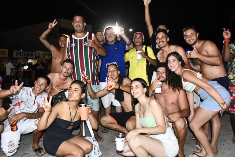 QUINTA DE CARNAVAL: PUXA O TRIO E BORA PRA DENTRO, QUE AGORA É FESTA ATÉ A QUARTA-FEIRA! É CARNAVAL! É GURIRI INTERNACIONAL!