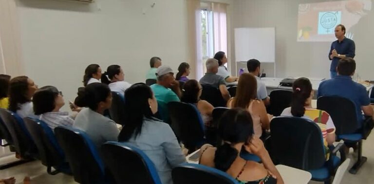 Ações do programa de revitalização das áreas cacaueiras de Linhares são apresentadas a produtores e lideranças de Rio Bananal   		