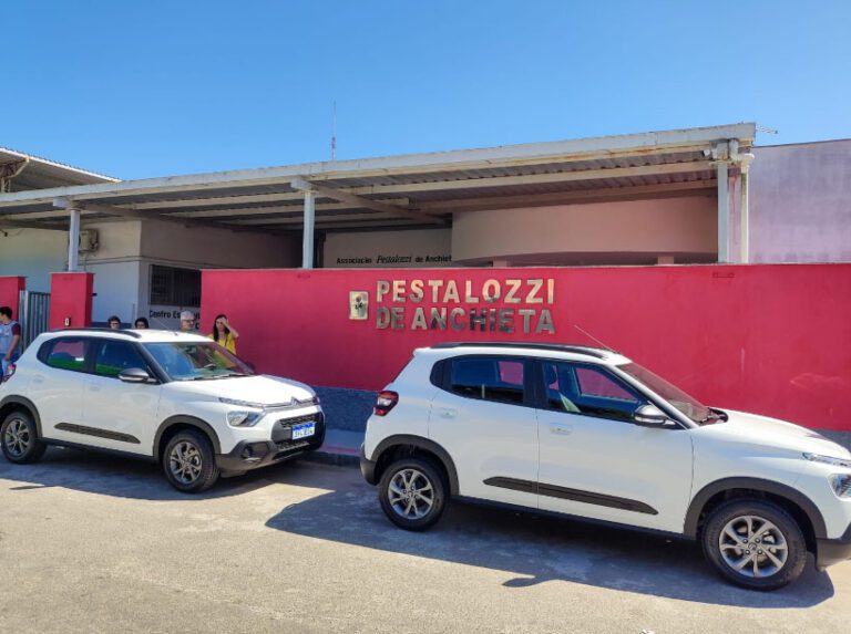 Pestalozzi de Anchieta recebe dois novos veículos