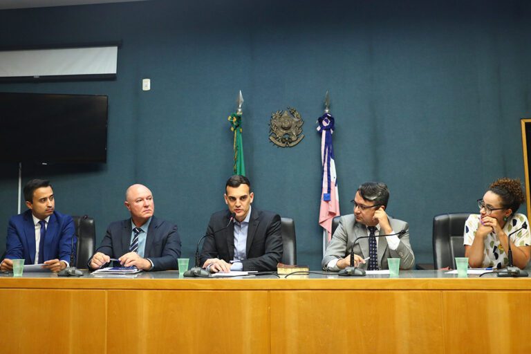 Comissão vai a Aracruz debater segurança em escolas