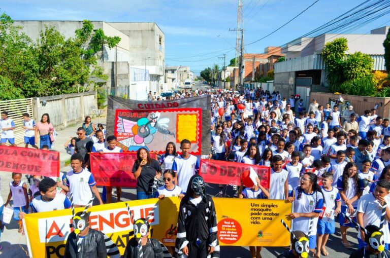 Comunidade escolar de Linhares se une em campanha contra a dengue com caminhada no bairro Interlagos   		