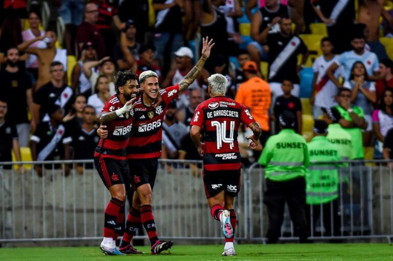 Pedro rasga elogios a Gabriel e comenta sobre relação com o camisa 10 do Flamengo