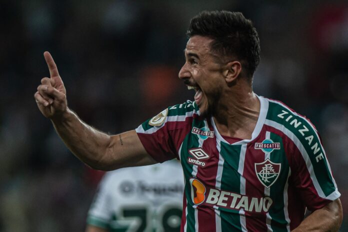 A caminho do Athletico-PR, atacante Willian dá adeus ao Fluminense