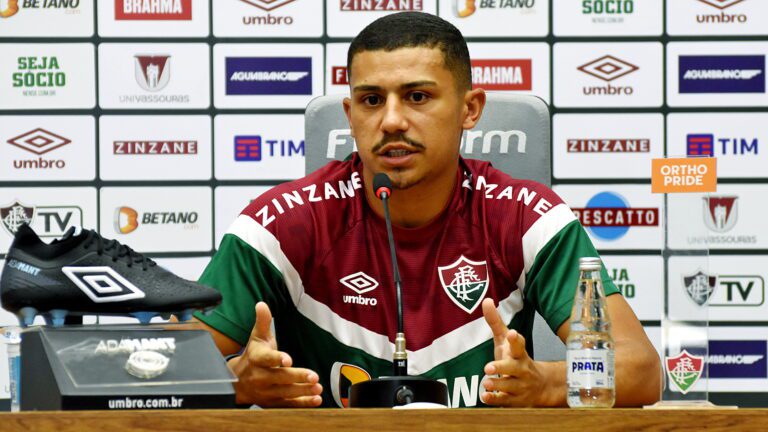 André vê favoritismo do Fluminense para clássico com o Flamengo: “Estamos jogando mais”