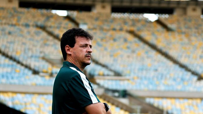 Fernando Diniz exalta contratação do lateral Marcelo pelo Fluminense