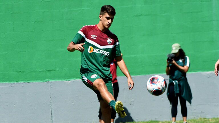 Gabriel Pirani é apresentado no Fluminense e exalta Fernando Diniz