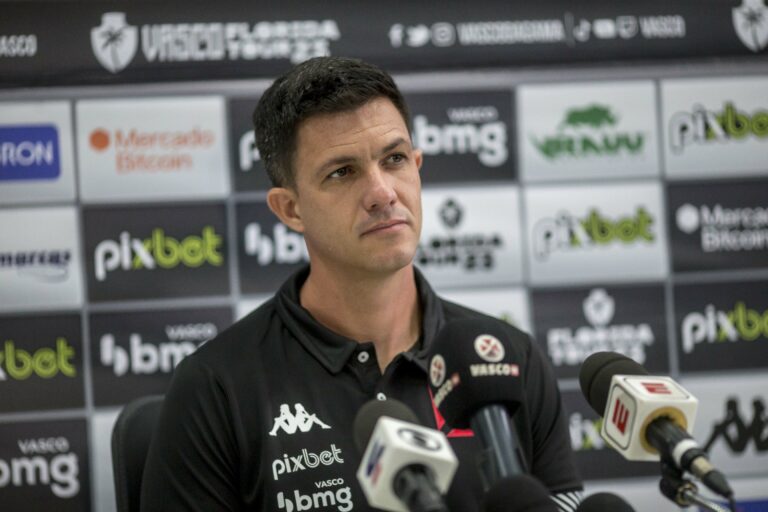 Fora do Carioca, Barbieri projeta campanha do Vasco no Campeonato Brasileiro