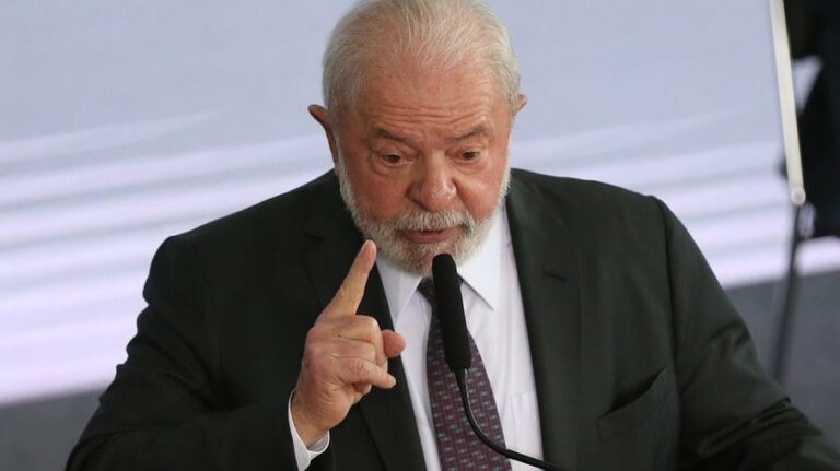 Governo Lula faz projeção do PIB e da inflação