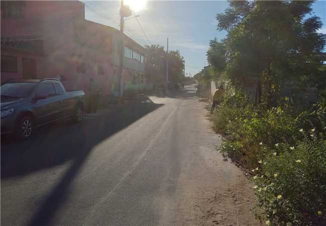 CAPINA E LIMPEZA EM RUAS DO DISTRITO DE ITAIPAVA