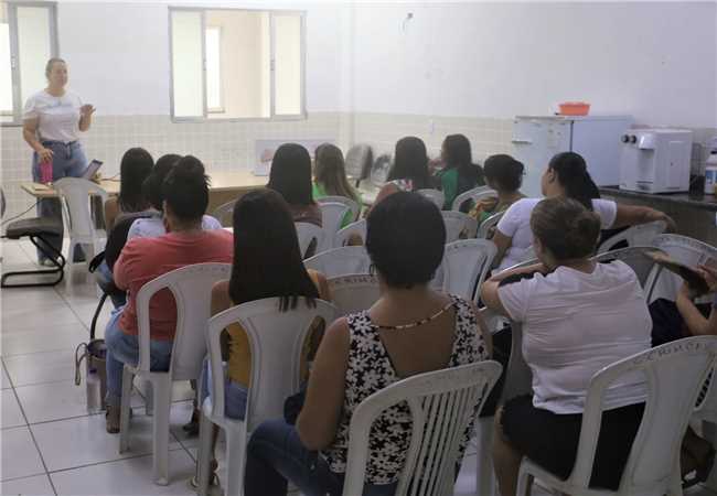 POPULAÇÃO PARTICIPA DE CURSOS GRATUITOS EM ITAPEMIRIM