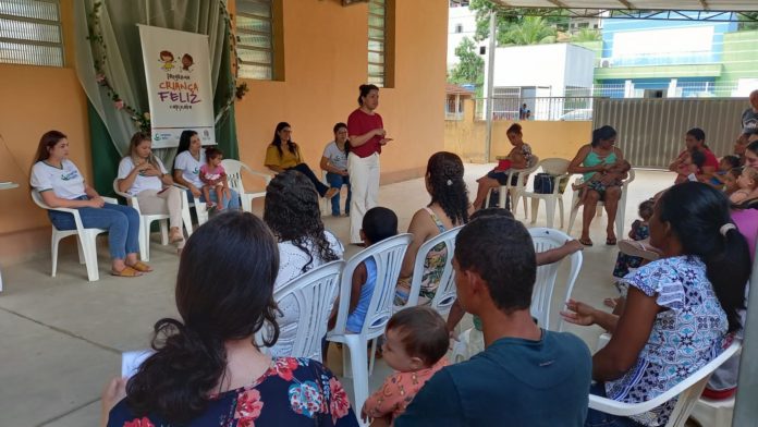 Secretária de Assistência Social participa de encontro do Programa Criança Feliz no Distrito de Guararema