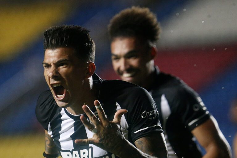 Victor Cuesta destaca importância da vitória do Botafogo pela Copa do Brasil