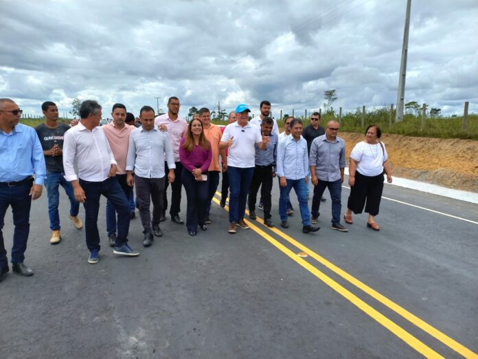 A NOVA PINHEIROS: GOVERNADOR E PREFEITO INAUGURAM RODOVIA PINHEIROS-SOBRADO