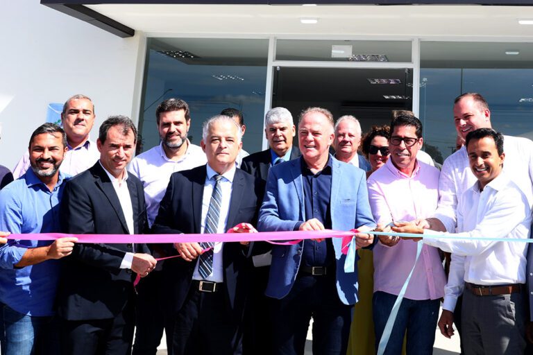 Ales marca presença em inauguração de aeroporto