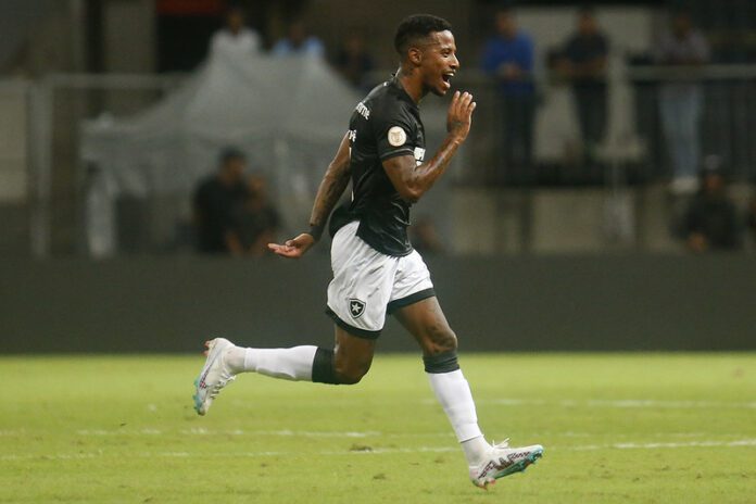 Botafogo supera Bahia com gol de Tchê Tchê e vence a segunda no Brasileirão