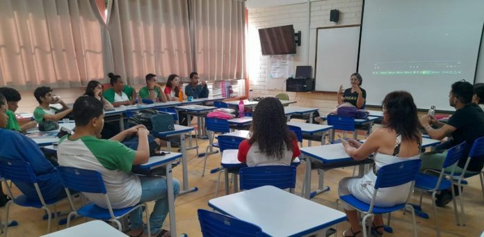 Creas de Nova Venécia lança projeto “Flor e Ser” na rede de ensino estadual