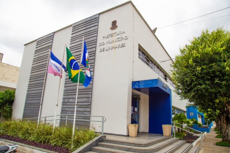 Dia do Trabalho: Prefeitura de Linhares não terá expediente nesta segunda-feira, dia 1º   		