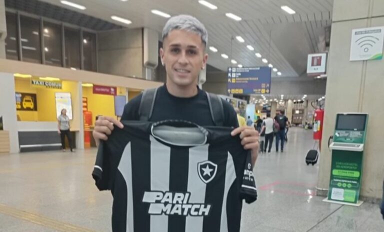 Diego Hernández volta ao Uruguai após assinar contrato com o Botafogo