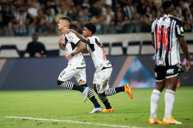 Em retorno à elite, Vasco estreia no Brasileiro com vitória sobre o Atlético-MG no Mineirão