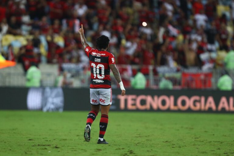 Dirigente confirma intenção do Flamengo de renovar com Gabigol