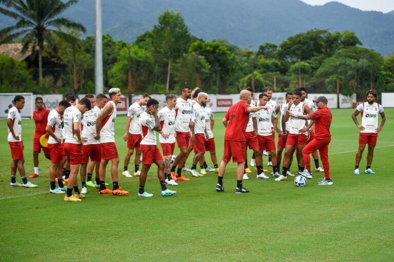 Recuperados, David Luiz e Vidal retornam aos treinos e viram reforços para o Flamengo na Libertadores