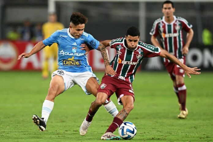 Alexsander revela conversa com Diniz para atuar no meio de campo do Fluminense