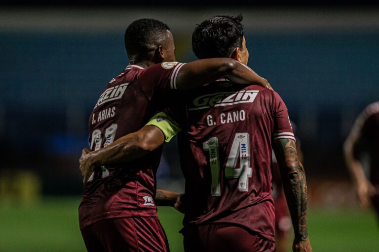 Garçom e artilheiro: Arias e Cano tem a maior quantidade de interações de gols nas últimas temporadas