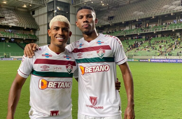 John Kennedy e Lelê vibram com atuação e vitória do Fluminense na estreia do Brasileirão