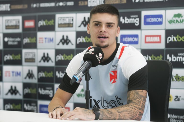 Gabriel Pec exalta bom começo pelo Vasco no Campeonato Brasileiro