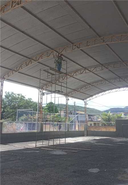 SERVIÇOS DE MANUTENÇÃO RENOVAM O GINÁSIO POLIESPORTIVO "JONAS PINTO", EM ITAIPAVA
