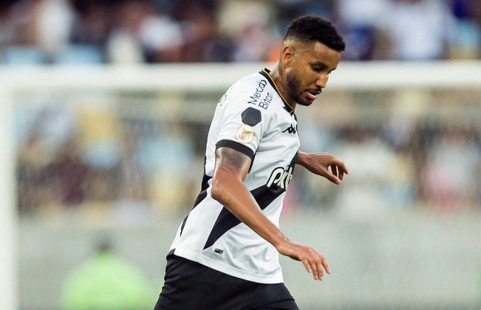 Jair elogia atuação do Vasco e prega melhora no segundo tempo