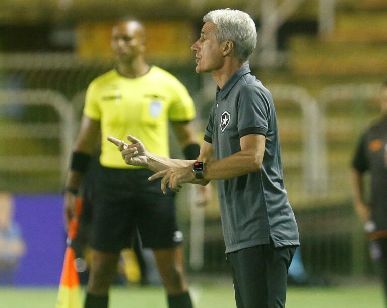 Luís Castro revela objetivos do Botafogo para a temporada