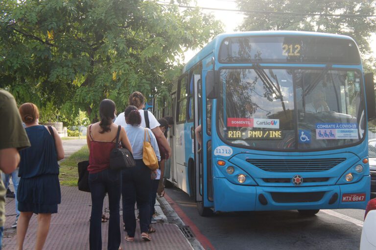 PLC amplia gratuidade em transporte para tratamento de saúde