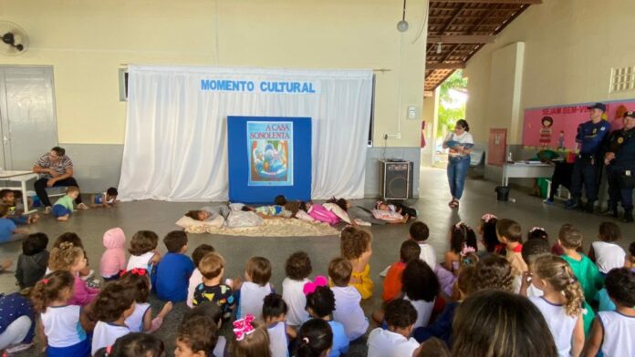 Quarta-feira é dia de Momento Cultural em escola do bairro Araçá   		
