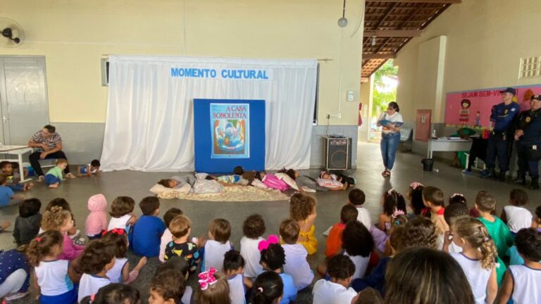 Quarta-feira é dia de Momento Cultural em escola do bairro Araçá   		
