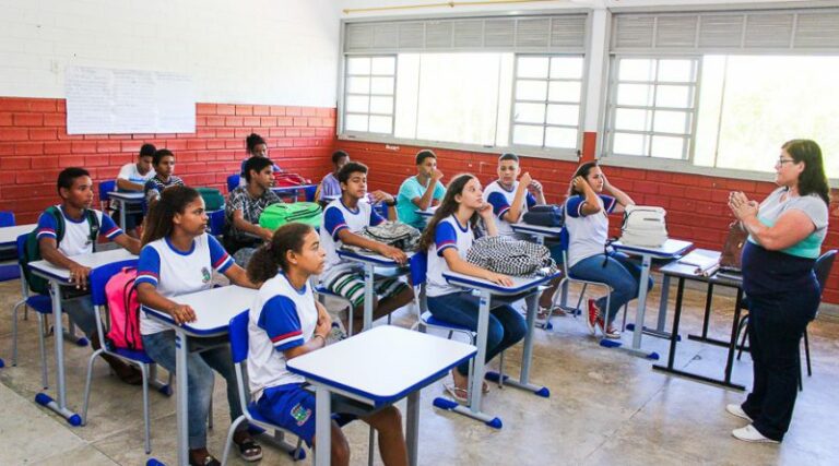 Secretaria de Educação convoca Monitores Educacionais para atuar nas escolas de Linhares   		