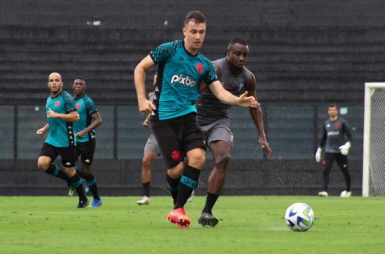 Vasco vence jogo-treino contra o Resende em São Januário