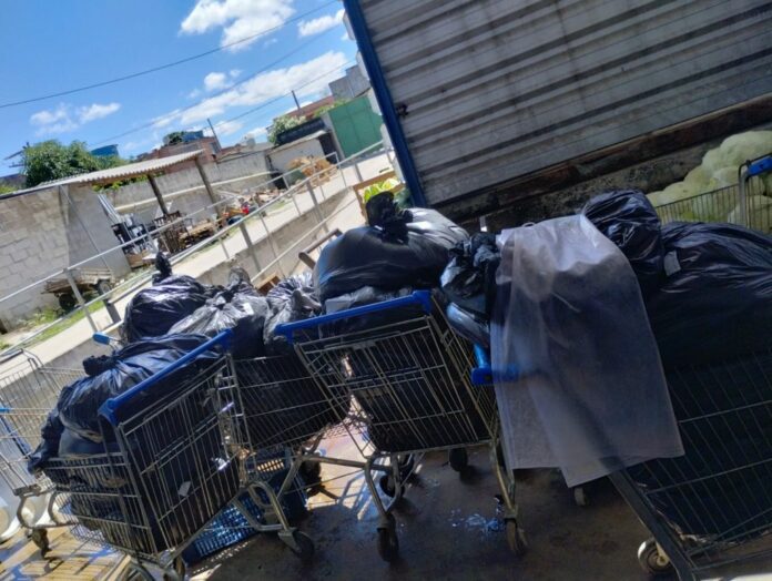 Vigilância Sanitária apreende 900 quilos de carne armazenada de forma inadequada em supermercado de Linhares