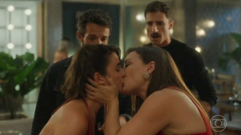 Vai na Fé: web vai à loucura com beijo de Clara e Helena