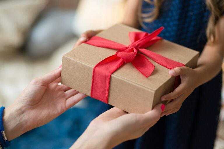 Procon-ES orienta sobre compras e trocas de presentes para o Dia das Mães