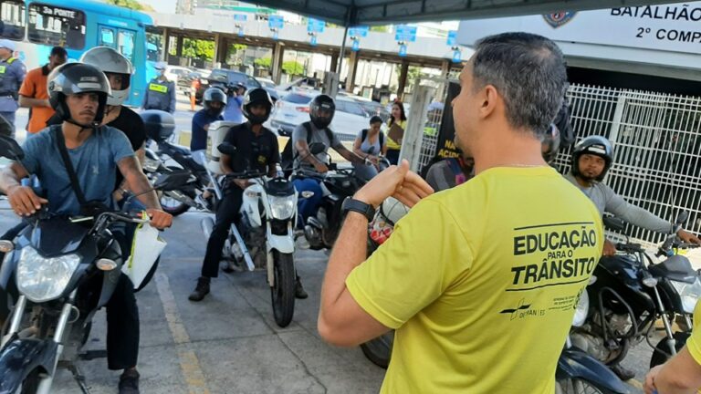 Detran|ES promove ação para sensibilizar motociclistas na Terceira Ponte