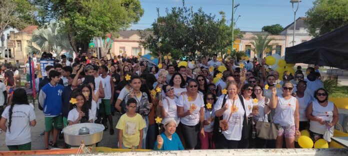 ASSISTÊNCIA SOCIAL FAZ MOBILIZAÇÃO NA PRAÇA ALUSIVA AO “18 DE MAIO”