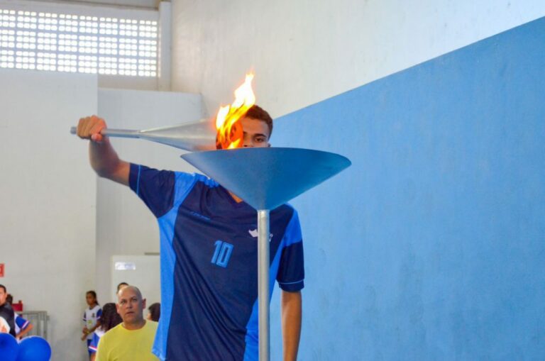 Alegria e emoção marcam a abertura dos Jogos Escolares de Linhares   		