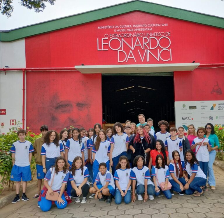 Alunos de escola do Interlagos visitam exposição de Leonardo da Vinci em Vitória   		