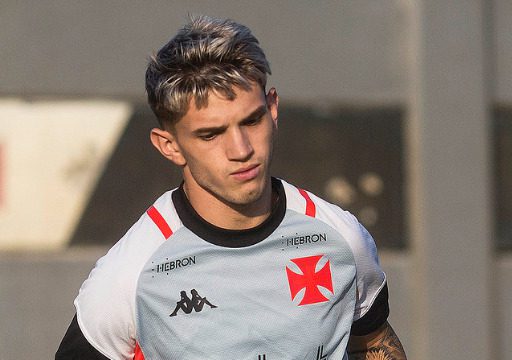 Barbieri explica situação do atacante argentino Orellano no Vasco