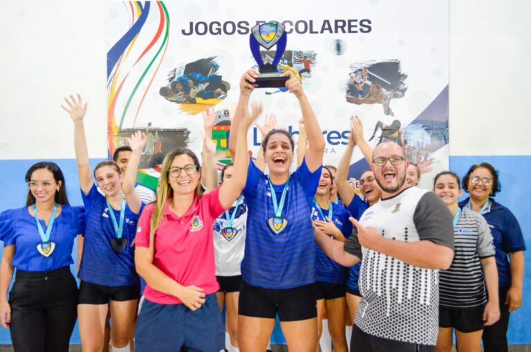 Basquete e handebol: Mais equipes campeãs levantaram o troféu nesta quinta-feira nos Jogos Escolares do ES   		