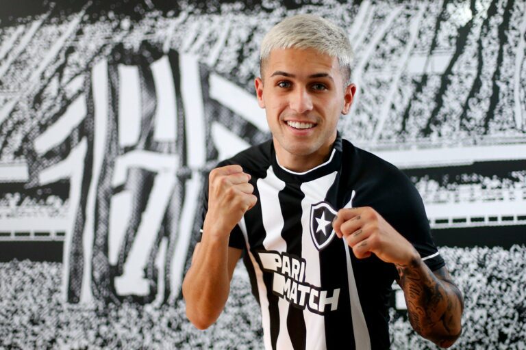 Botafogo anuncia oficialmente a contratação do meia-atacante Diego Hernández